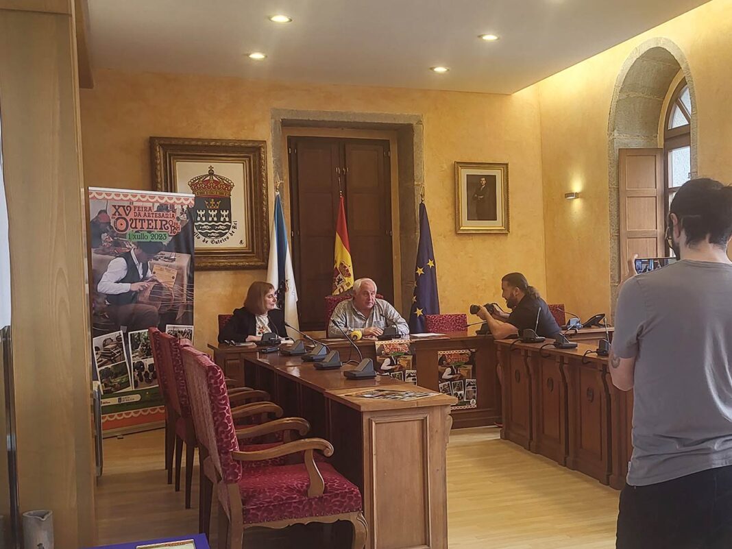 Presentación da XV Feira da Artesania de Outeiro de Rei Presentación da XV Feira da Artesanía de Outeiro de Rei